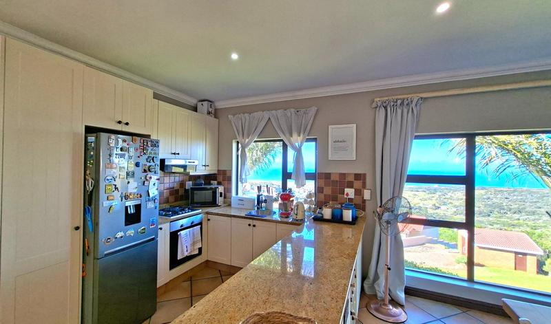 4 Bedroom Property for Sale in Avonddans Western Cape